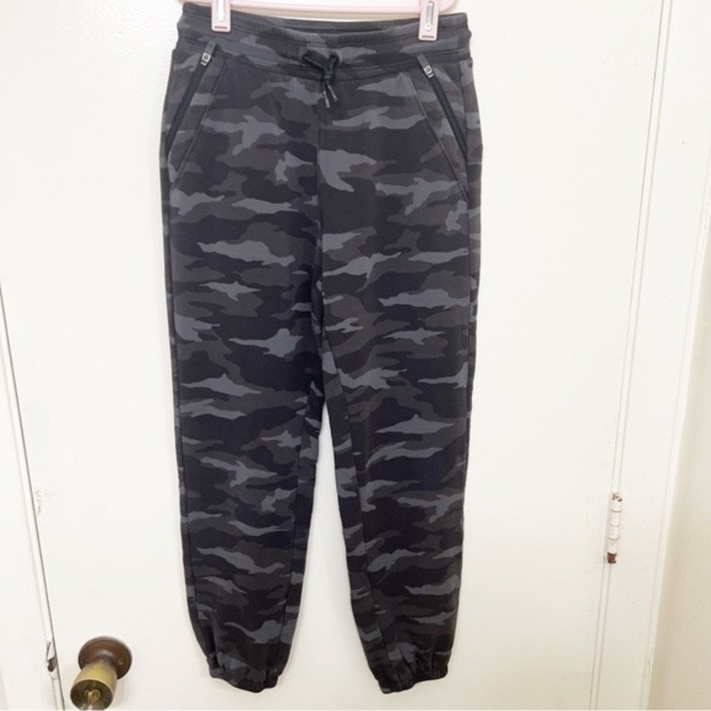 Athleta Girl Black Camo Warm Up Jogger